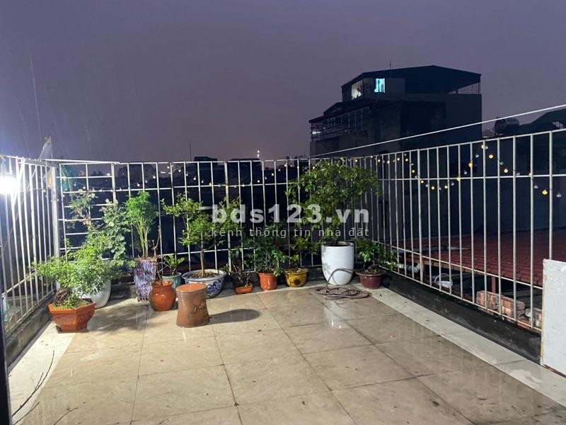 Bán nhà 5 tầng kiên cố gần Tây Hồ gần phố 3 gác đỗ cửa, liên hệ 0916958866, sổ sẵn