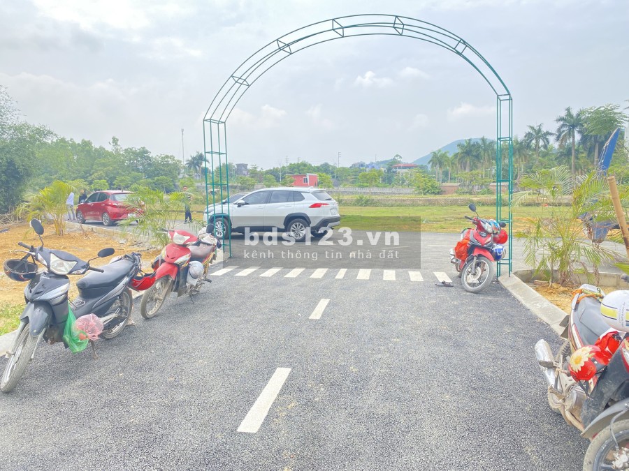 Đất vị trí vàng mặt đại Lộ Thăng Long diện tích sử dụng 100m2 giá bán chỉ 1,5 tỷ