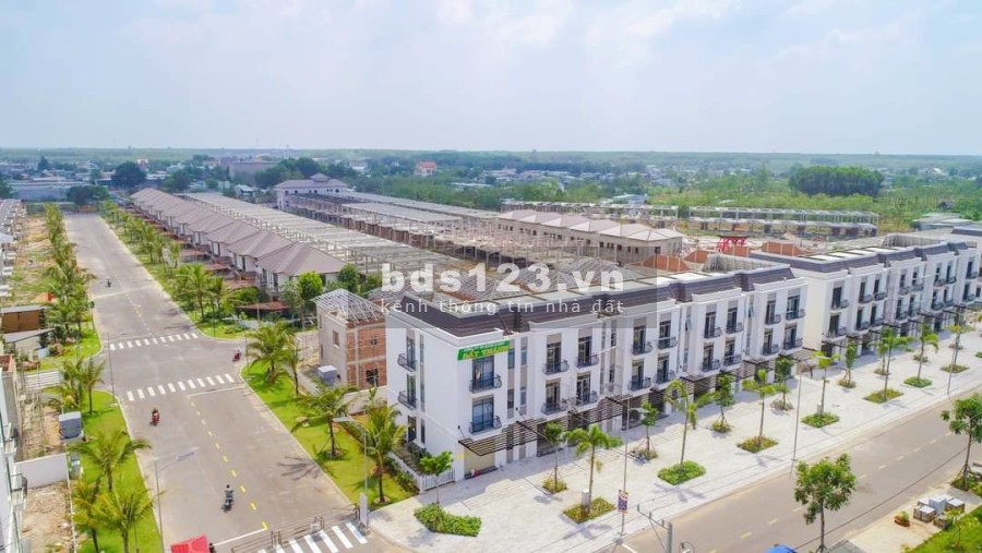 Bán nhà phố liền kề giá 2.1 tỷ, Bình Dương, liên hệ 0907758378 - Ms Hoa