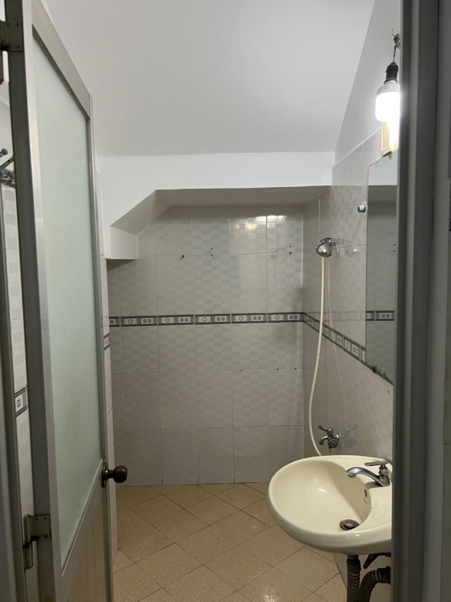 Cần bán nhà Lê Văn Lương diện tích sử dụng 4x10, nhà đẹp hẻm rộng vào ở ngay