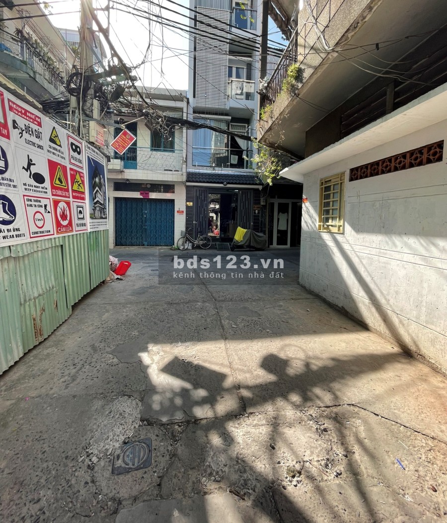 Cần bán gấp nhà riêng đẹp HXH có cửa hậu Huỳnh Văn Bánh, Phú Nhuận