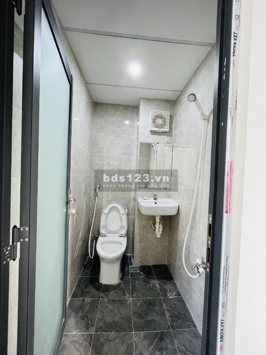 Bán nhà riêng hẻm xe hơi phường 5, đường Cách Mạng Tháng 8, Quận Tân Bình sổ sẵn