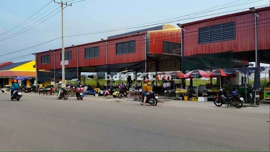 Cần bán gấp 3 lô mặt tiền đường 16m ngay sát chợ Minh Thành Becamex giá chỉ 13.3 triệu/m2