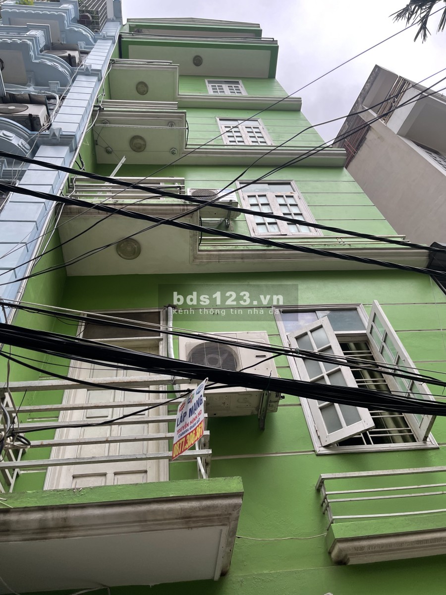 Cho thuê nhà riêng 6 tầng 4 phòng ngủ Lạc Long Quân, khu dân cư đông, giá 11 triệu/tháng