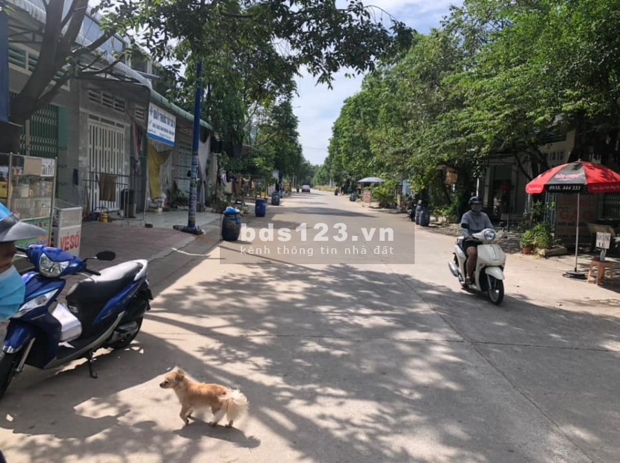 Cần bán lại 2 dãy phòng trọ đang cho thuê kín, đối diện khu công nghiệp Vsip 2 giá đầu tư