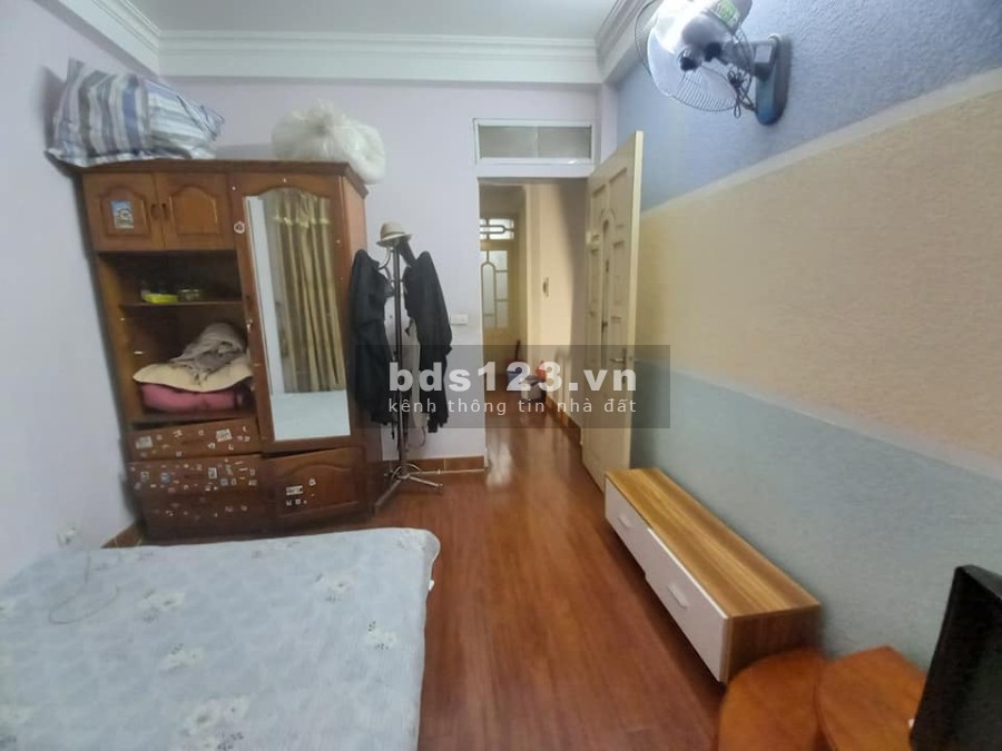 Bán nhà vào ở luôn trung tâm Quận Cầu Giấy, dtsd 38m2, 4 tầng giá bán 4.65 tỷ, khu an ninh