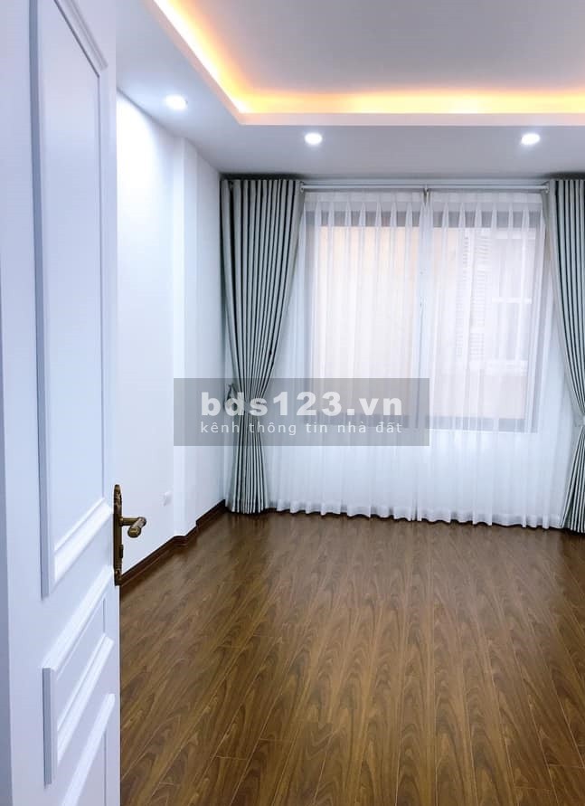 Chính chủ cần bán nhà nguyên căn diện tích 33m2 ngõ 179 Đội Cấn Quận Ba Đình