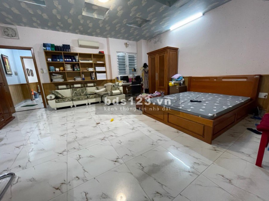 Cần bán gấp biệt thự liền kề dtsd 156m2, 4 pn 4 wc đường D1 Phước Long B, giá 15 tỷ