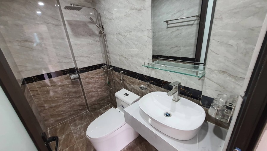 Bán nhà phố Dương Quảng Hàm, diện tích 30/35m2, 6 tầng, mặt tiền 3.3m, giá 6.3 tỷ Cầu Giấy