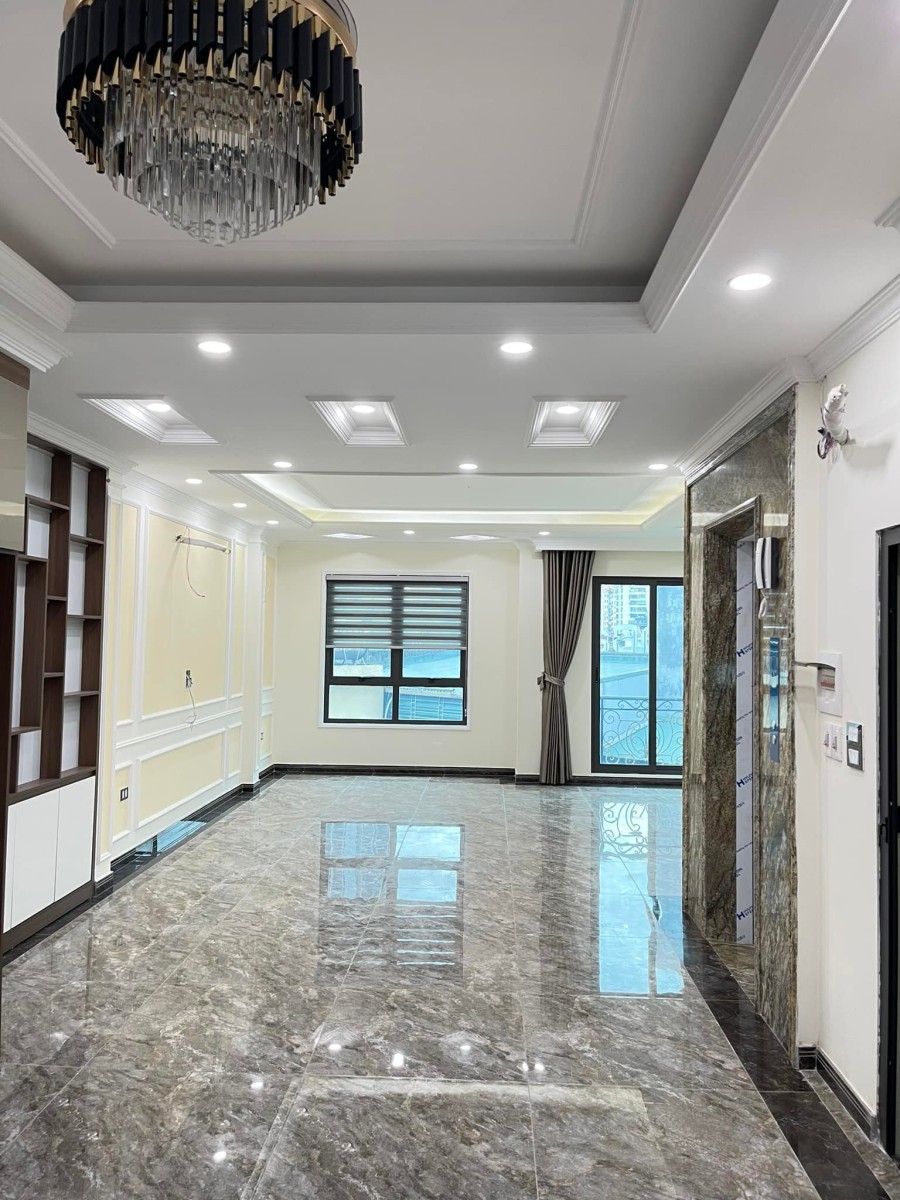 Siêu Phẩm Cầu Giấy - Ô tô vào nhà - Thang máy nhập khẩu, sổ đỏ pháp lý chuẩn chờ giao dịch