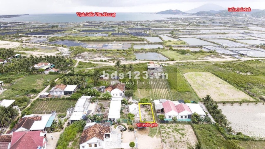 Bán nhanh lô góc 2 mặt tiền gần TĐC Ninh Thọ giá bán nhanh 800 triệu, lh 0367794011