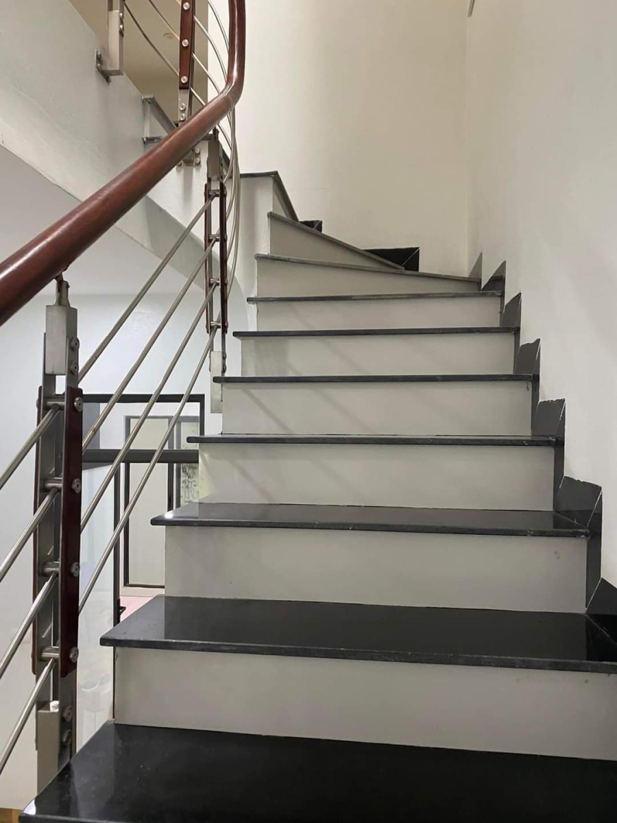 Bán nhà phố Nguyễn Thị Định, Thanh Xuân, 5 tầng đúc, thang máy, ô tô tránh, kinh doanh, dt 45m2