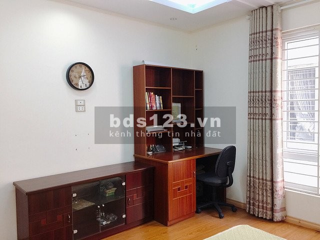 Bán nhà nguyên căn vị trí đẹp Lĩnh Nam Quận Hoàng Mai, 6 tầng dt 40m, mt 4m, giá 3.8 tỷ