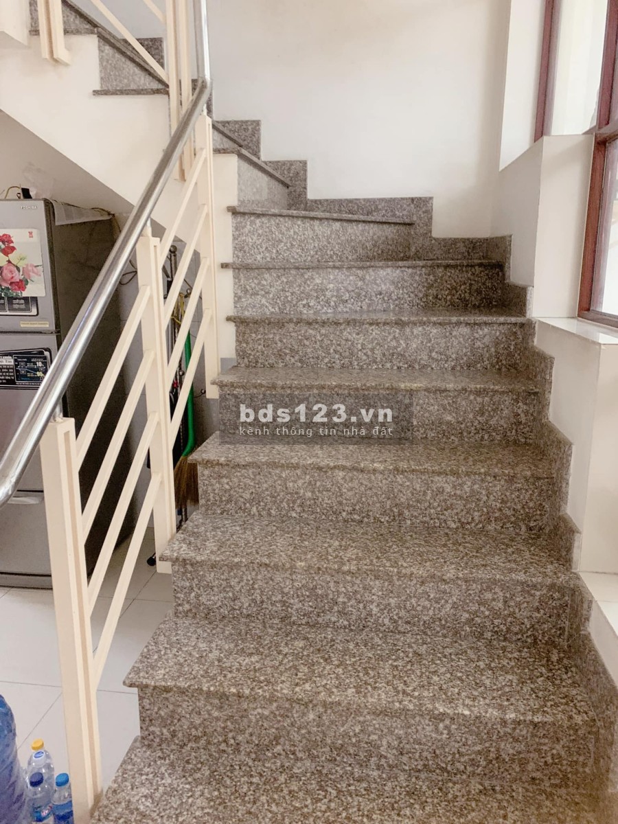 Bán nhanh nguyên căn nhà còn mới Cao Lỗ Quận 8, pháp lý chính chủ sổ riêng, đúc kiên cố