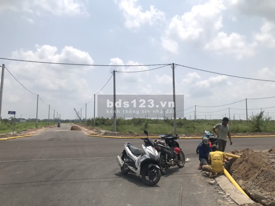 Nền 100m2 mặt tiền đường 26m - Đông Nam giá hợp lý đầu tư lâu dài, sổ hồng sang ngay