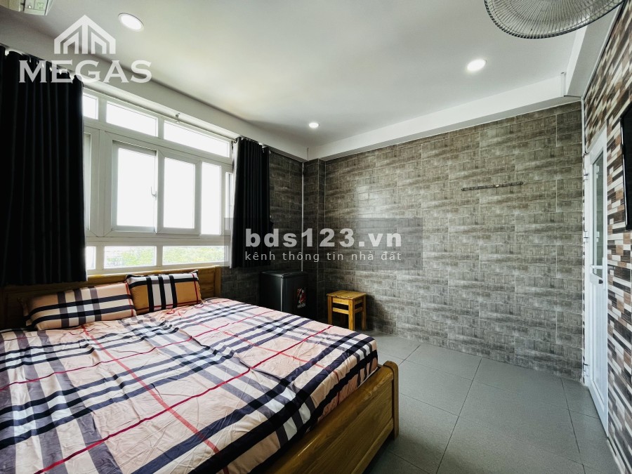 Phòng Trọ Cao Cấp Gía Tốt - Full Nội Thất - View Kính Sân Golf - Ngay Quang Trung