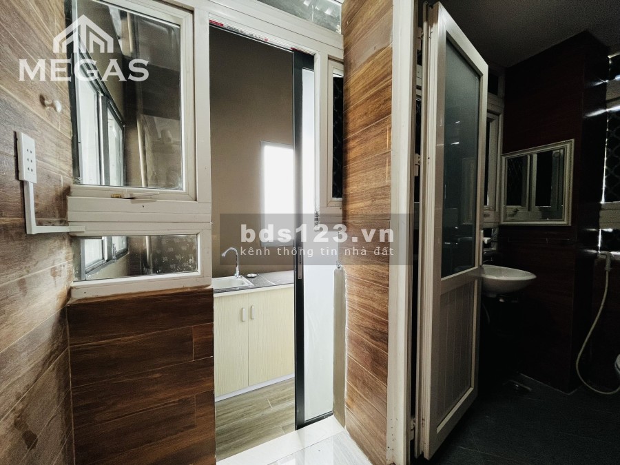 Phòng Trọ Cao Cấp Gía Tốt - Full Nội Thất - View Kính Sân Golf - Ngay Quang Trung