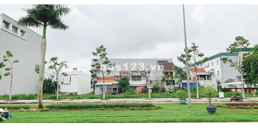 Bán 3 lô liền kề mặt tiền đường Hùng Vương, thành phố Tam Kỳ giá 37 triệu/m2