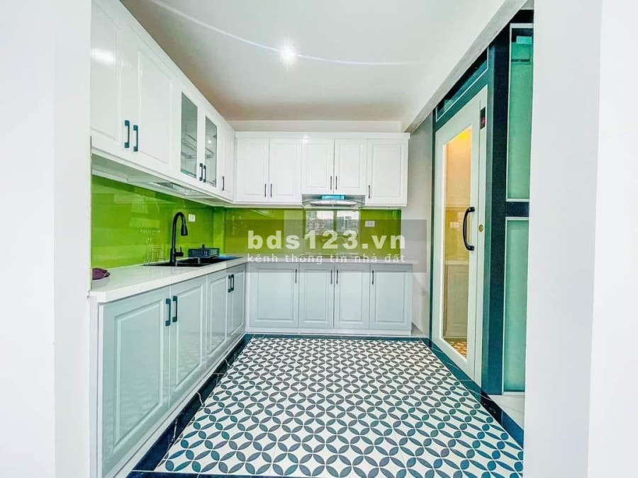 Nhà phố Xuân Thuỷ, Dịch Vọng Hậu, Cầu Giấy dt 35m2 6 tầng thang máy giá bán 5.3 Tỷ