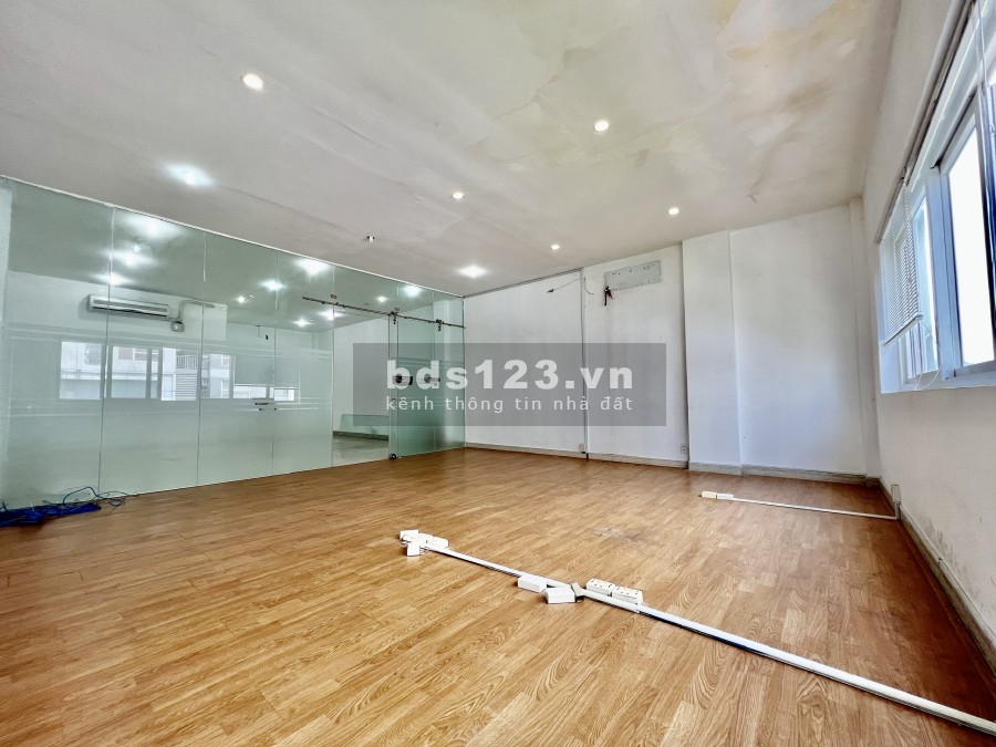 Chính chủ cần cho thuê văn phòng đầy đủ tiện ích, công năng, giá tốt đầu tư sinh lời