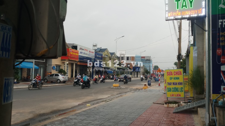 Cần sang lại mặt bằng quán bún, khu dân cư đông đúc, giá tốt liên hệ 0933852322