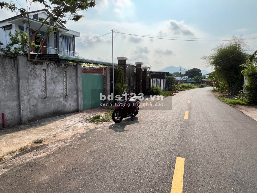 Bán đất MT đường 18, xã Hòa Long, TP Bà Rịa giá bán 3.55 tỷ, sổ chính chủ bàn giao ngay