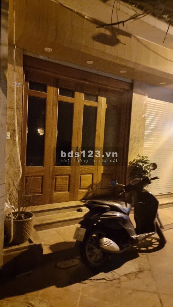 Bán nhà chính chủ ngõ 696 Nguyễn Văn Cừ Quận Long Biên, sỏ chính chủ giá tốt đầu tư