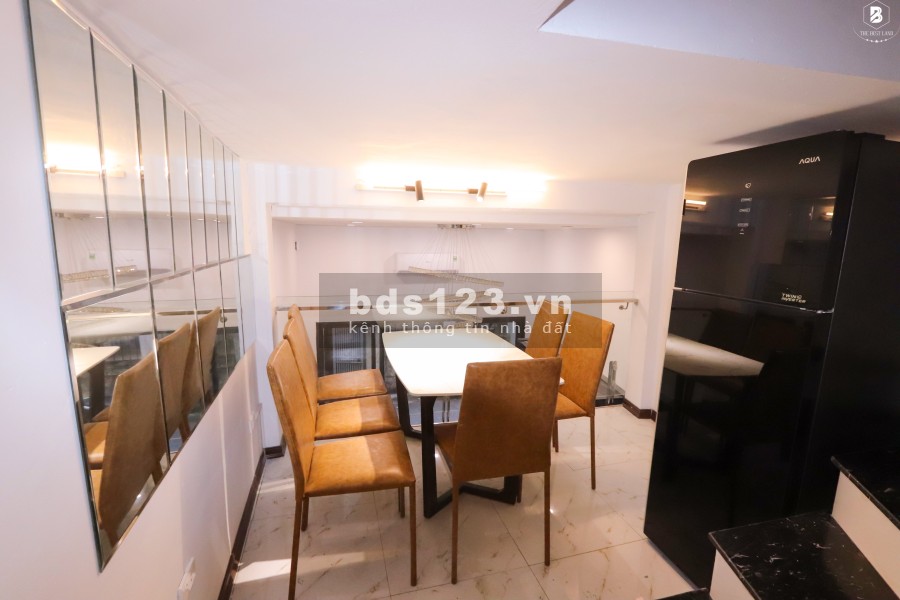 Bán đất tặng nhà 6 tầng mặt phố Nguyễn Văn Cừ liên hệ 0374917809 giá bán 3.9 tỷ