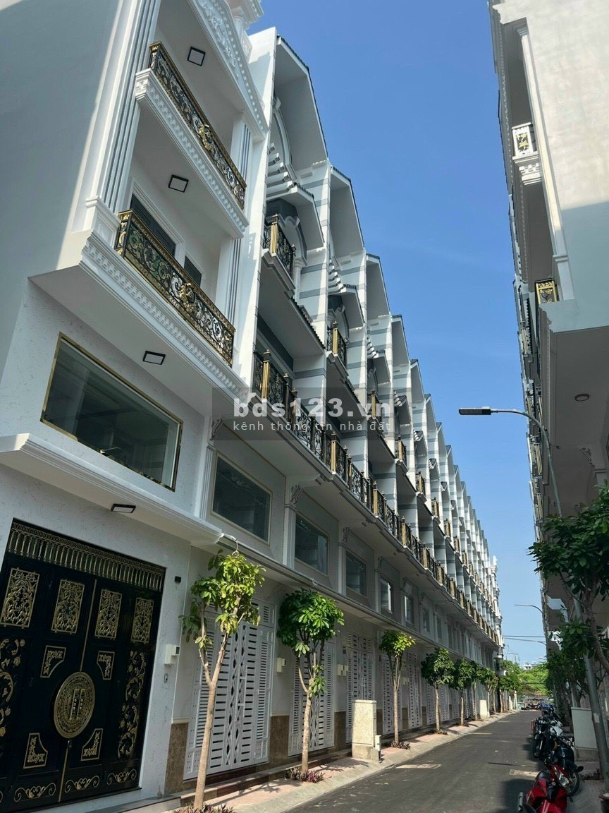 Nhà phố mới xây 100% khu dân cư vip Võ Văn Kiệt, DT 5x12, phong cách Châu Âu