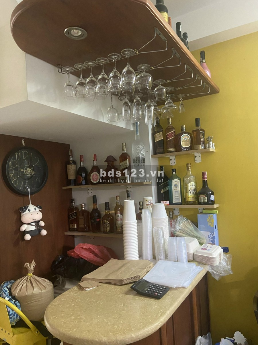 Cho thuê nhà nguyên căn Q7, giáp Q4, ngay trường ĐH Marketing, vào ở ngay