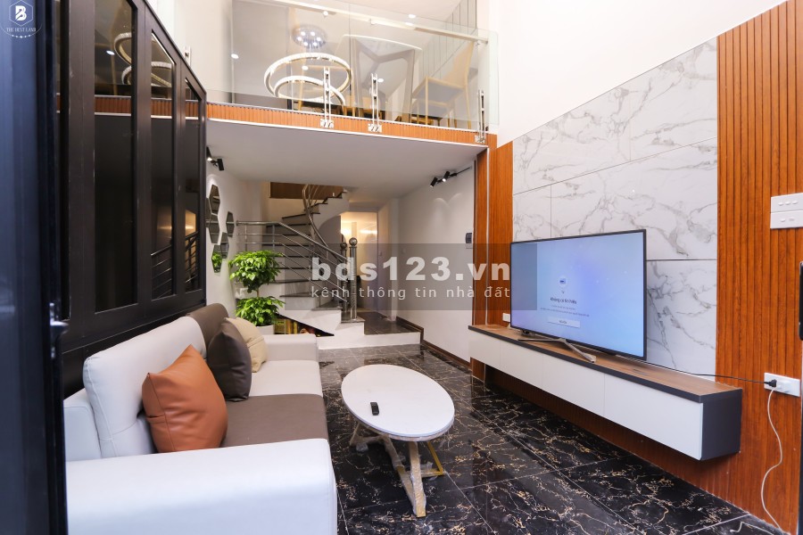 Bán đất tặng nhà 6 tầng mặt phố Nguyễn Văn Cừ liên hệ 0374917809 giá bán 3.9 tỷ