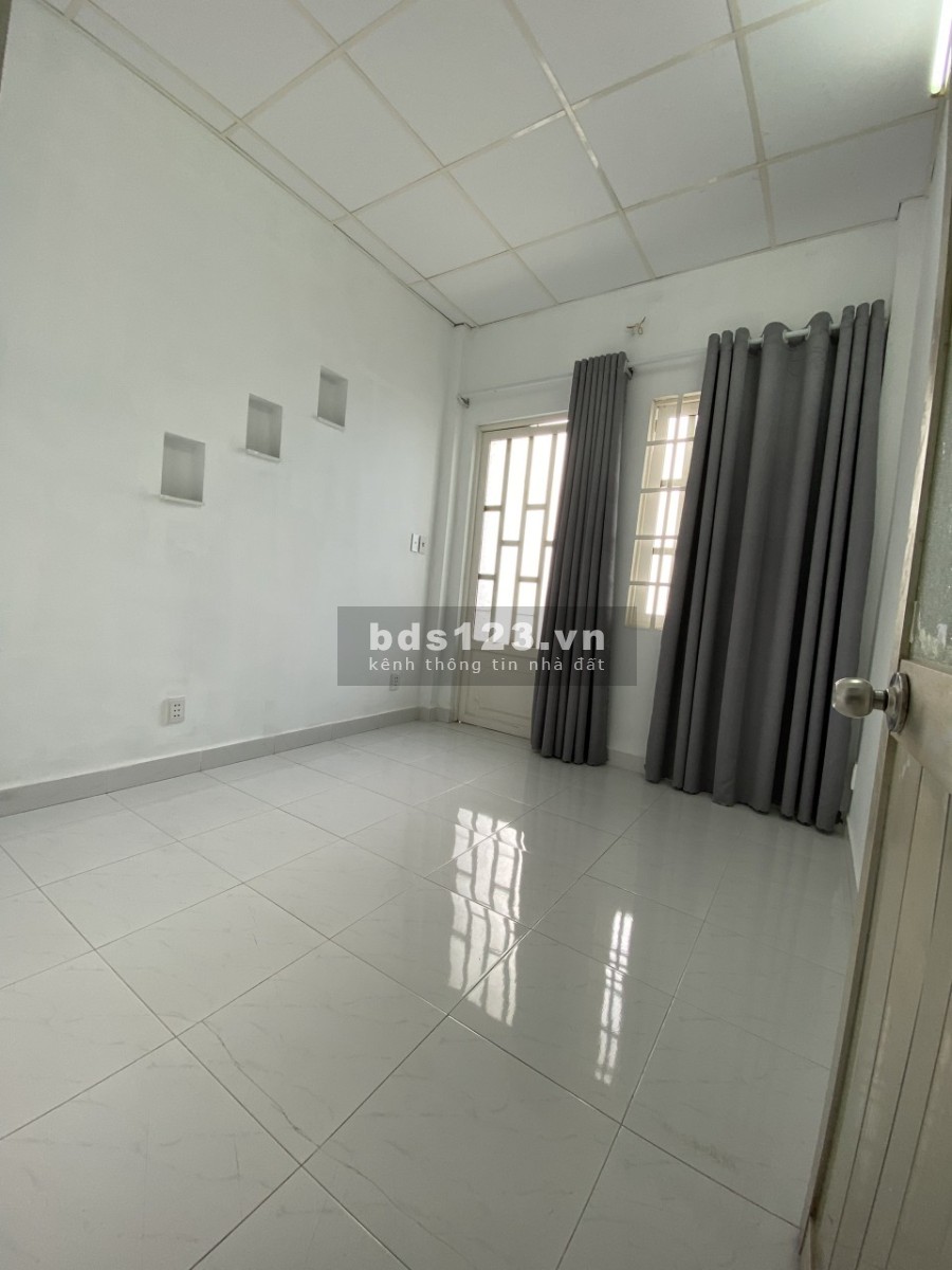 Bán nhà hẻm 108 Trần Văn Quang Tân Bình, 2 tầng, giá cho thuê 2.9 tỷ, liên hệ 0901683363