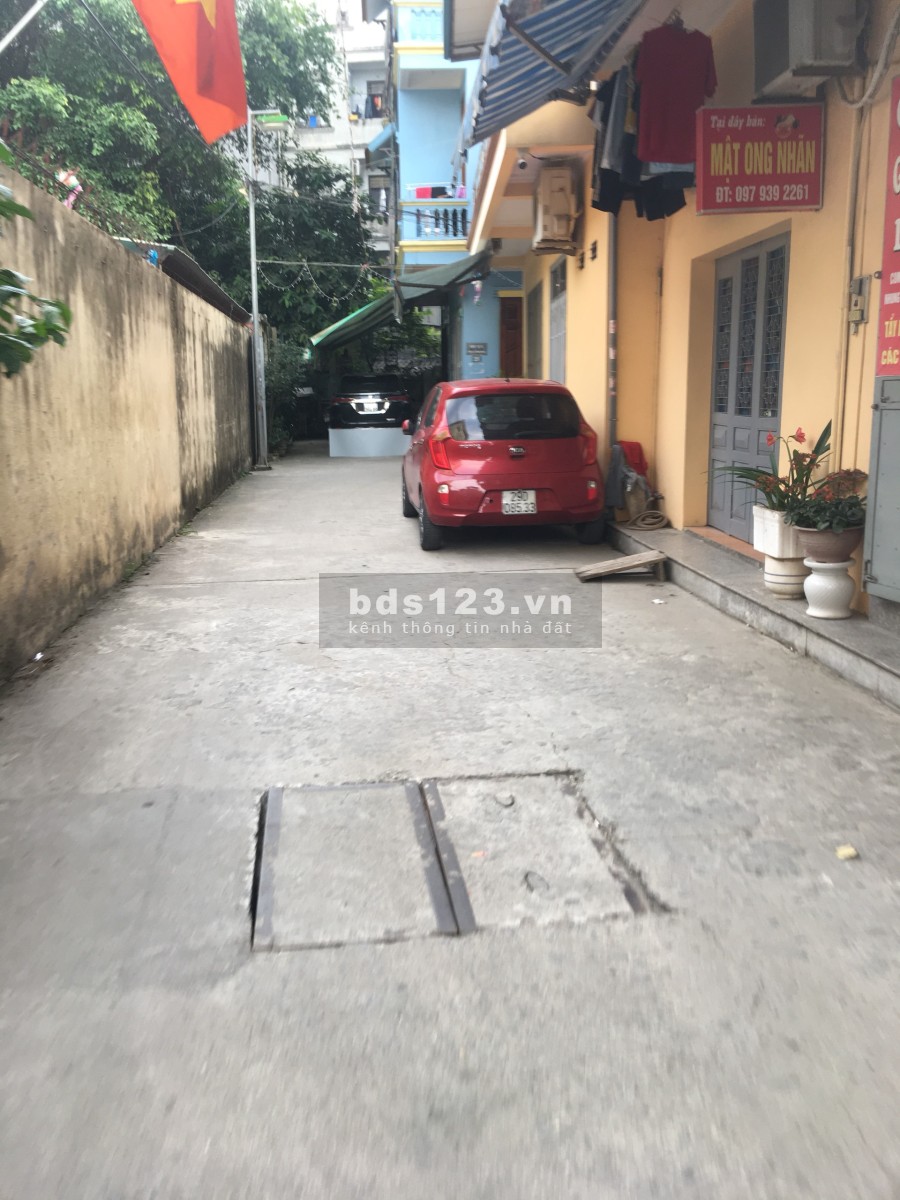 Bán nhà 2 tầng lô góc mt 8m ngõ thông tại Đức Thắng gần học viện tài chính, lh 0977699899