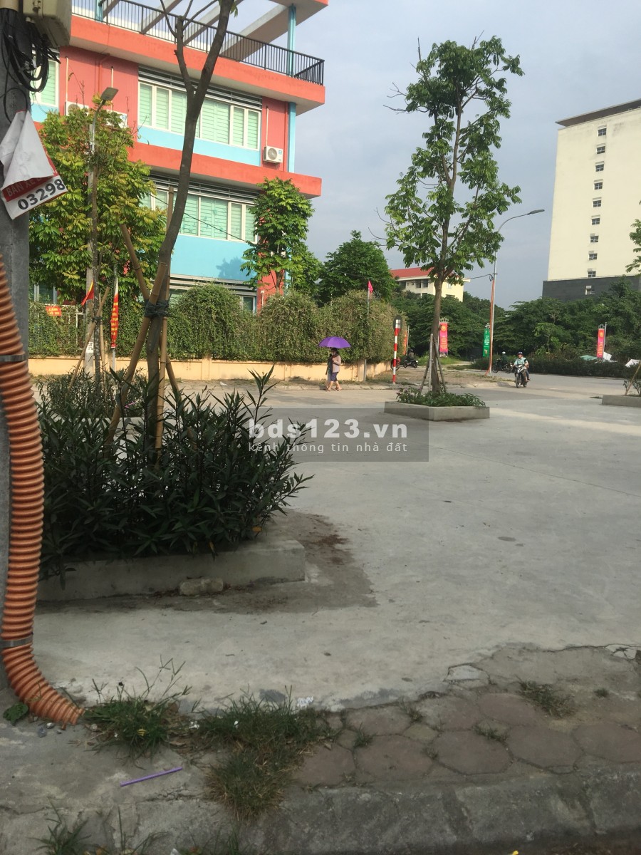 Bán nhà 2 tầng lô góc mt 8m ngõ thông tại Đức Thắng gần học viện tài chính, lh 0977699899