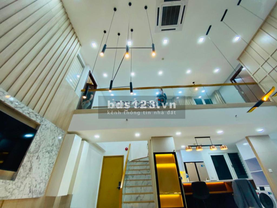 Bán/cho thuê căn hộ 3 pn Duplex cc Vista Verde ban công rộng giá tốt nhất thị trường