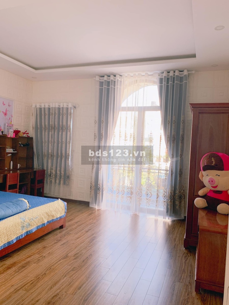 Bán nhà Nguyễn Văn Linh, kiệt ô tô thông, 68m2, 4.5 tỷ có thương lượng