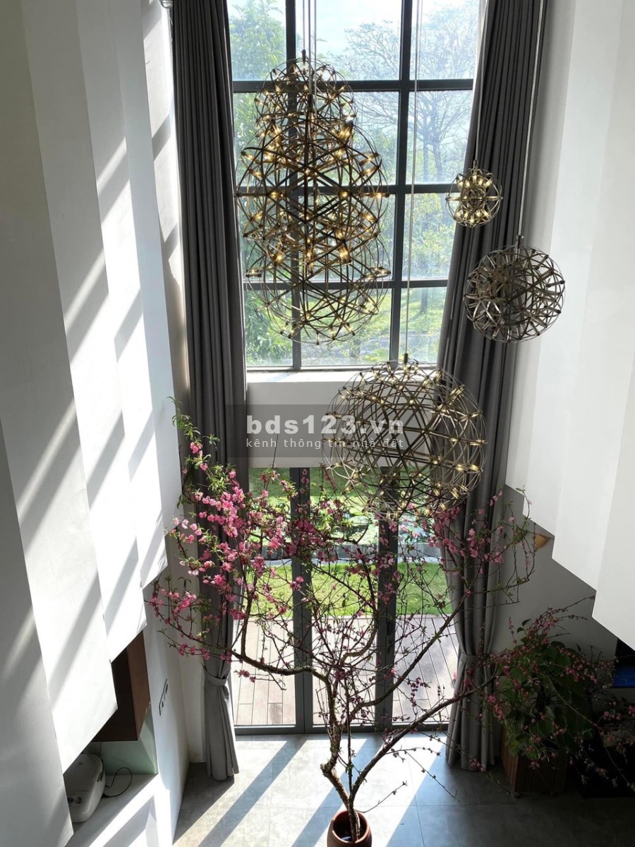 Cần bán căn góc biệt thự diện tích 327.7m2 hướng Đông Nam, đã có nội thất 0968129240