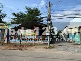 Đầu tư chứng khoán thua lỗ cần nhượng lại lô đất 100m2 (5x20m) vị trí đẹp, dân cư đông LH 0399516673