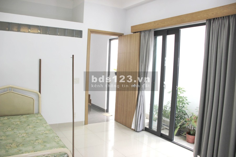 Bán nhà mặt tiền đường nội bộ nam hùng vương đối diện công viên DT 4.5x20 giá 9.3 tỷ thương lượng