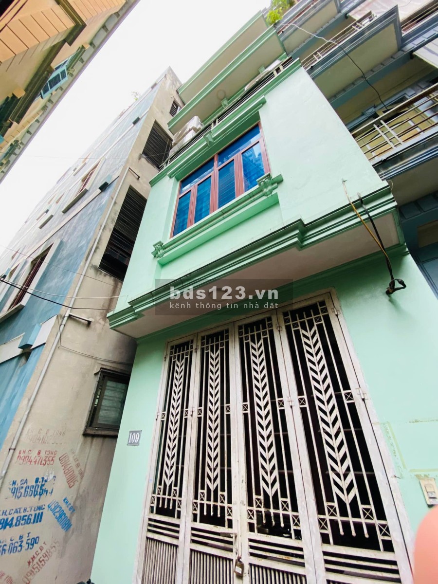Nhà 5 tầng, ngõ thông, sầm uất, khu trung tâm gần ô tô tránh, giá cực hợp lý.