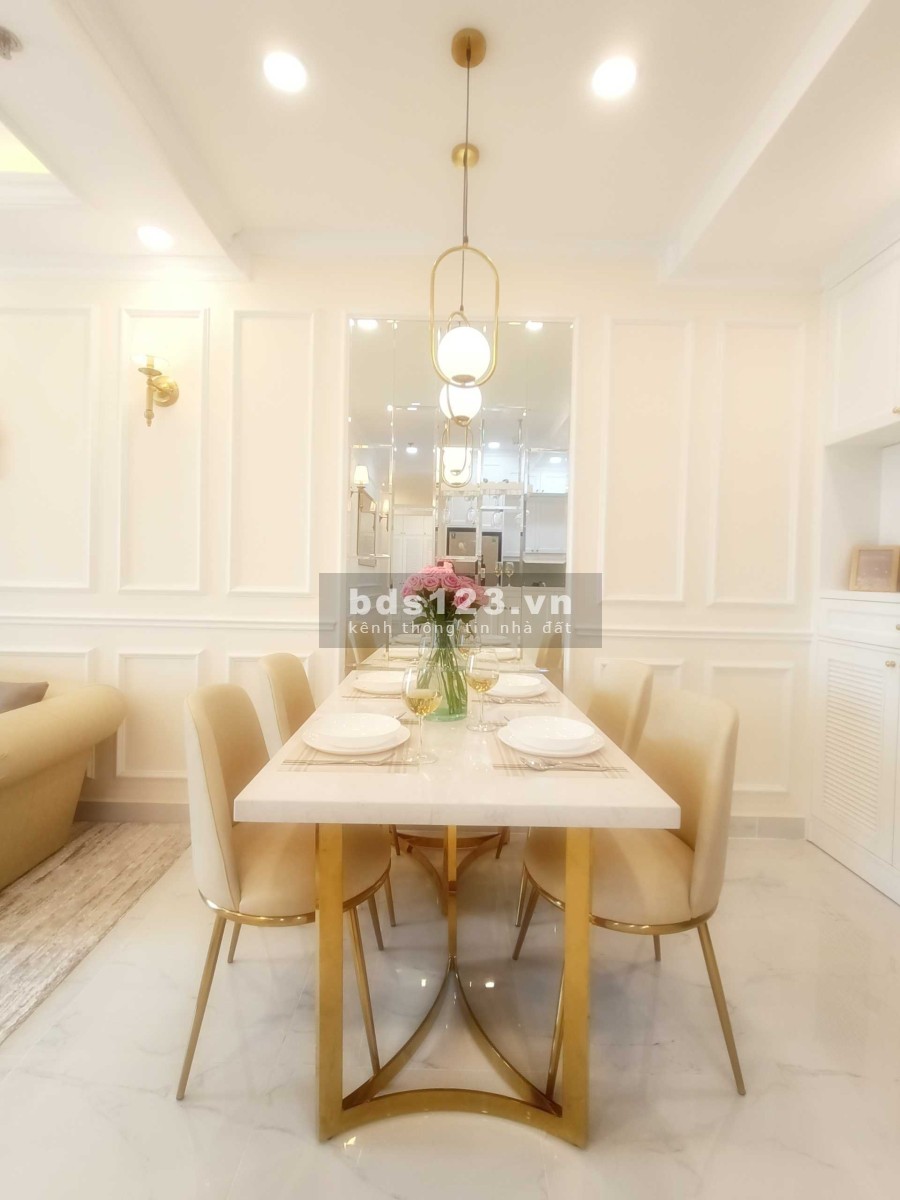 Căn 2PN 71m2 tại chung cư Terra Royal - Bán 7.7 tỷ. Full NT Có HĐMB view Đông Tứ Trạch