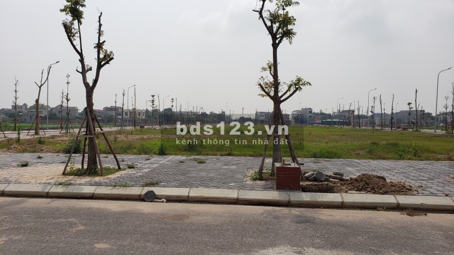 Cần bán lô đất bên TT Bích Động Việt Yên Bắc Giang, diện tích 90m2 giá 1 tỉ 9
