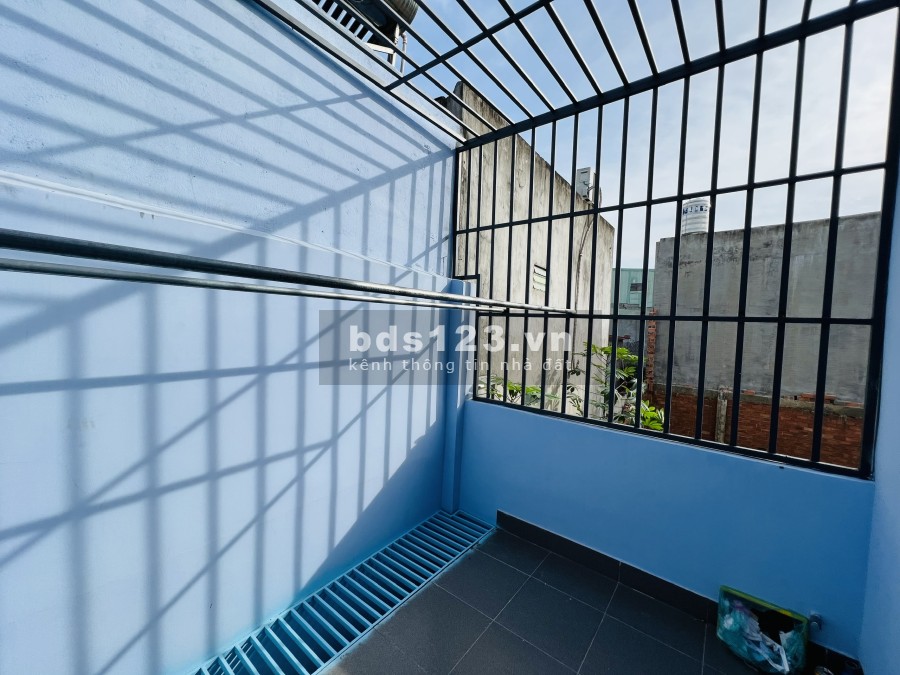 Cần tiền bán căn nhà 1 trệt 1 lửng ngay chợ Quang Thắng dtsd 100m2, giá 2.5 tỷ, shr