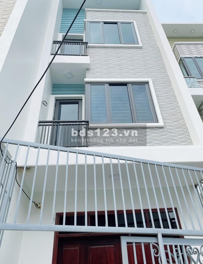 Bán gấp nhà đẹp phố Hoàng Quốc Việt Cầu Giấy dtsd 50m2 5 tầng giá nhỉnh 4 tỷ hiếm