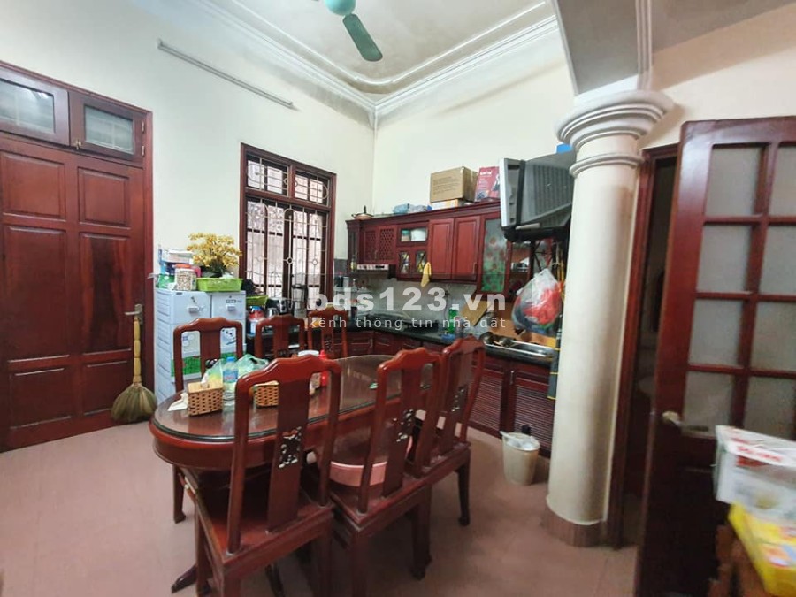 Bán nhà nguyên căn 4 tầng ô tô đỗ cửa giá bán 5.9 tỷ, sổ sẵn, kiến trúc nhà đẹp