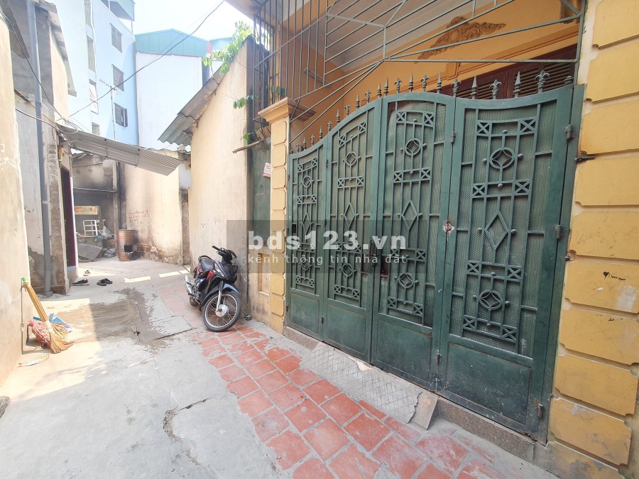 Bán nhà nguyên căn 4 tầng ô tô đỗ cửa giá bán 5.9 tỷ, sổ sẵn, kiến trúc nhà đẹp