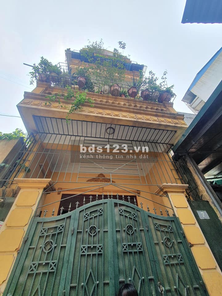 Bán nhà nguyên căn 4 tầng ô tô đỗ cửa giá bán 5.9 tỷ, sổ sẵn, kiến trúc nhà đẹp