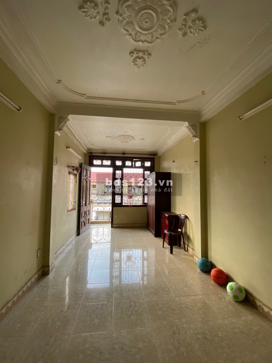 Diện tích 38m2 x 6 tầng, ô tô đỗ cửa, phố Tạ Quang Bửu cực kỳ hiếm người bán