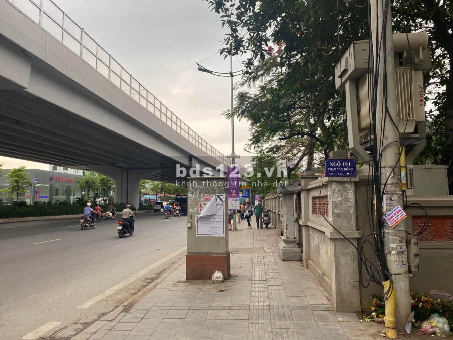 Bán đất tặng nhà cấp 4_ vị trí vàng giữa trung tâm Hà Nội _ CTL