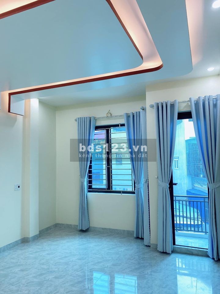 Bán gấp nhà đẹp phố Hoàng Quốc Việt Cầu Giấy dtsd 50m2 5 tầng giá nhỉnh 4 tỷ hiếm